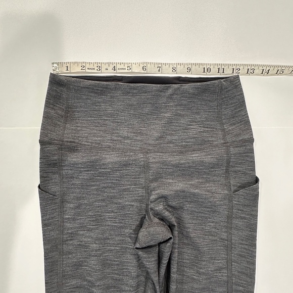 Lululemon Pace Rival Mid-Rise Crop 22” - Size 4. - Picture 10 of 12